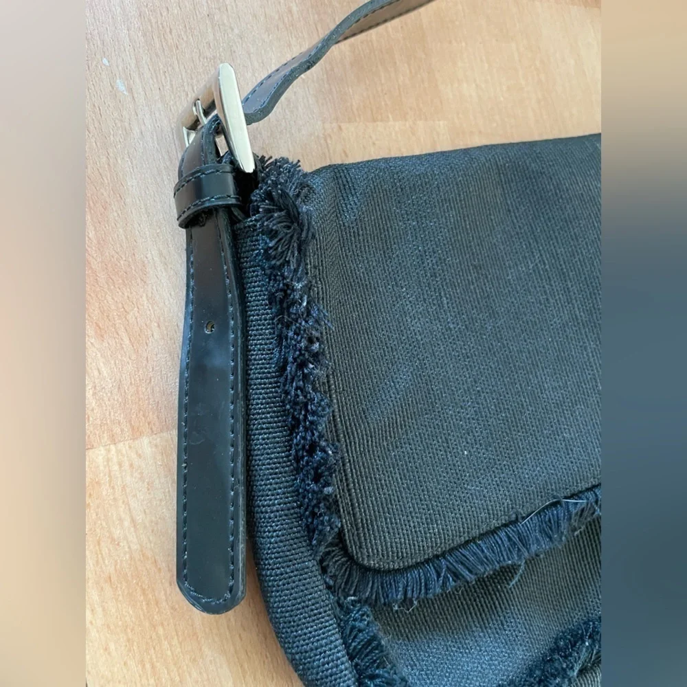 EUC Black unbranded fringe detail satchel